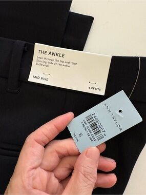 Ann Taylor Black The Ankle Slim Mid-Rise Cropped Pants